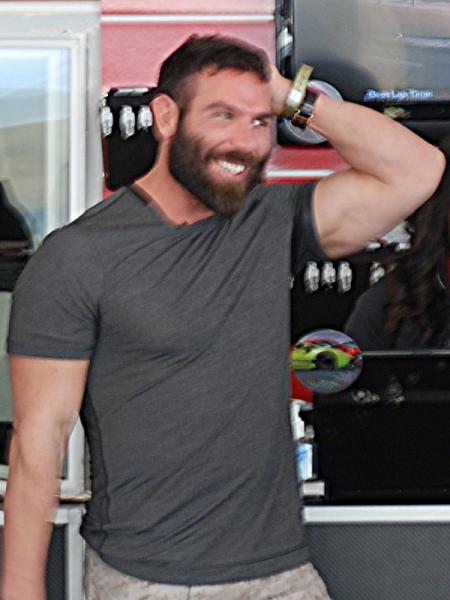 Dan_Bilzerian_2013.thumb.jpg.f3597d7c86172b2f52e5d05cee014e9d.jpg